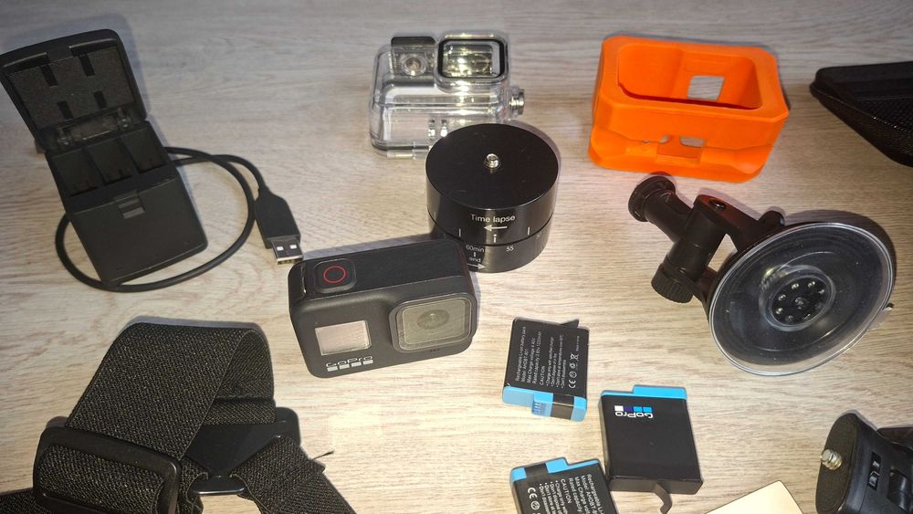 Action Cam GoPro Hero 8 Black como nova imaculada c/ muitos acessórios