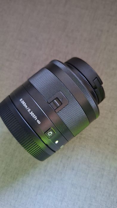 Lente Canon EF-M 28mm f/3.5 Macro IS STM (Excelente Estado)