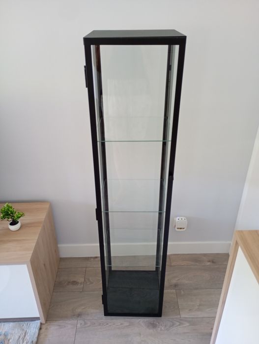 Vendo vitrine preta