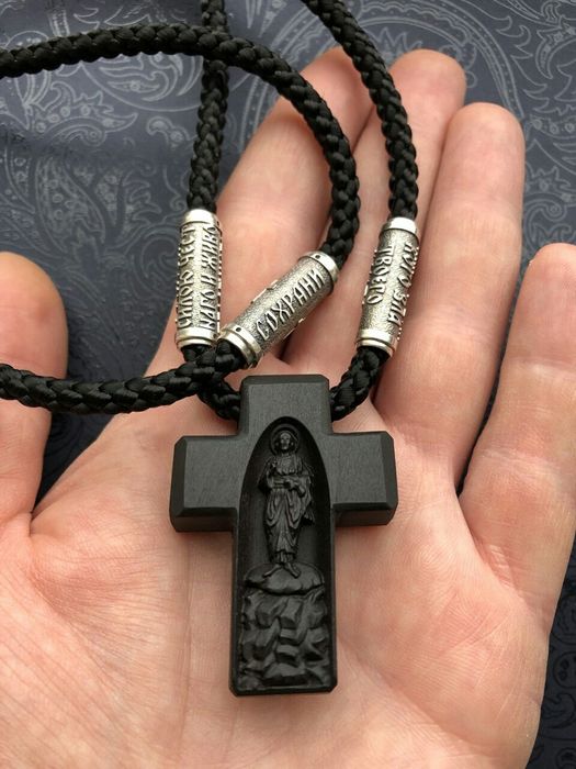 Крест нательный из мореного дуба