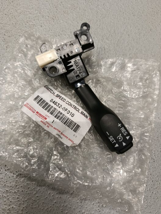 Manetka przełącznik tempomatu Toyota oraz  Lexus  84632-0F010
