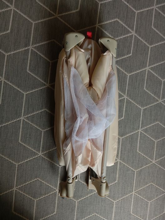 Berço de viagem com rodas