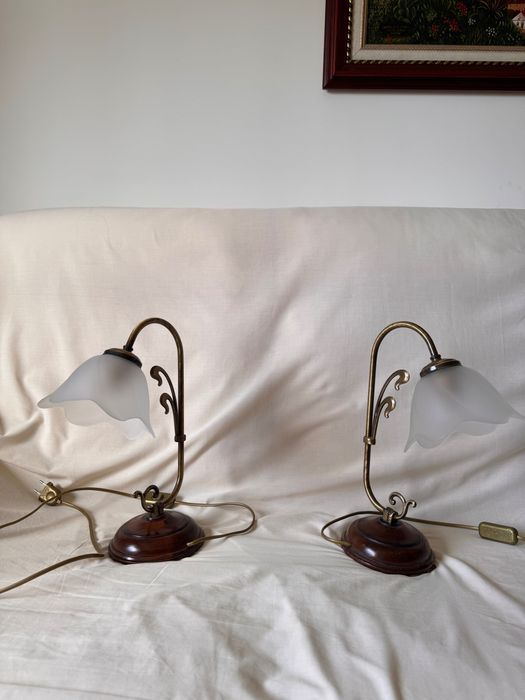 Candeeiros de Mesa Vintage (Par) – Estilo Romântico, Madeira e Vidro Fosco