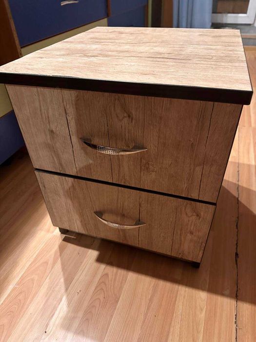 Комод та приліжкові тумби