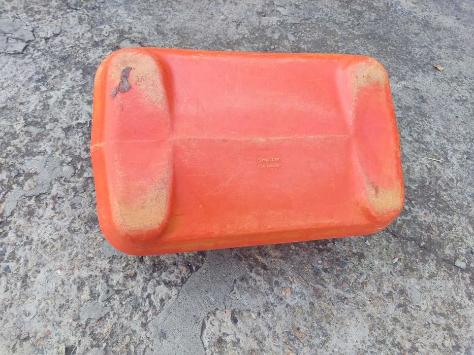 Бензобак лодочного мотора