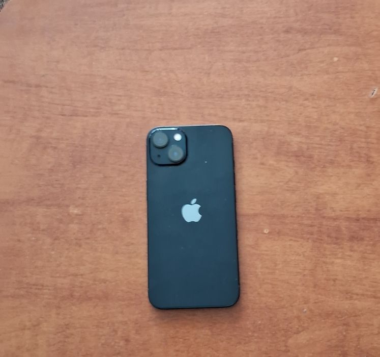 Продам iPhone 13