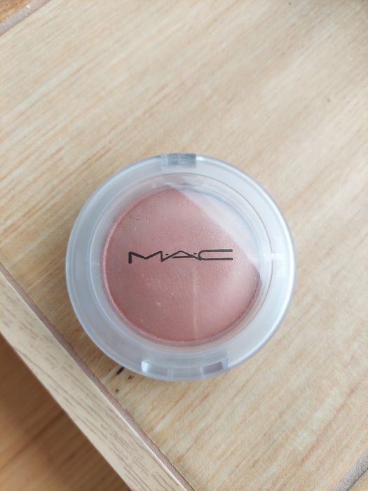 Róż do policzków Mac Glow Play blush