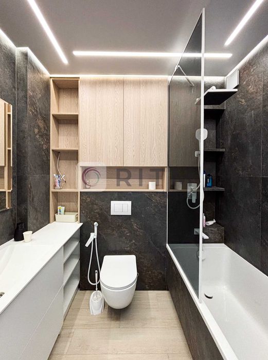 Продаж 2-кімнатної квартири з дизайнерським ремонтом у ЖК Continent Style