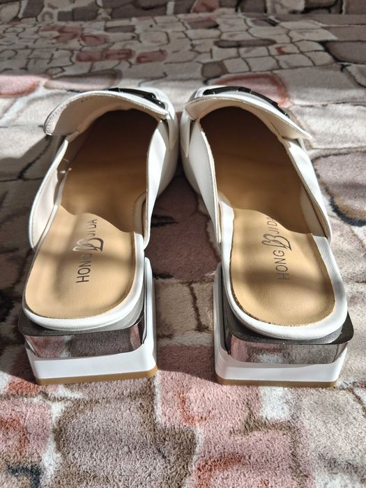 Шльопанці жіночі