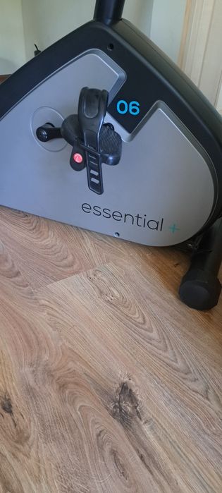 Sprzedam rowerek treningowy essential 06