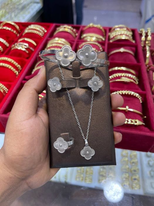 Conjunto de Acessórios Feminino - Flor Prateada (4 Peças)*