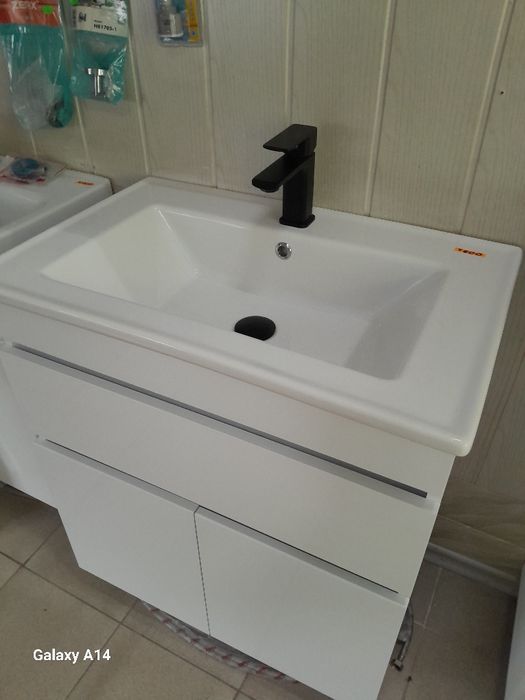 Тумбочка с умывальником  70 в ванную