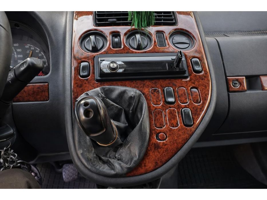 Mersedes Vito W638 1999-2003 накладки на панель Meric колір дерево