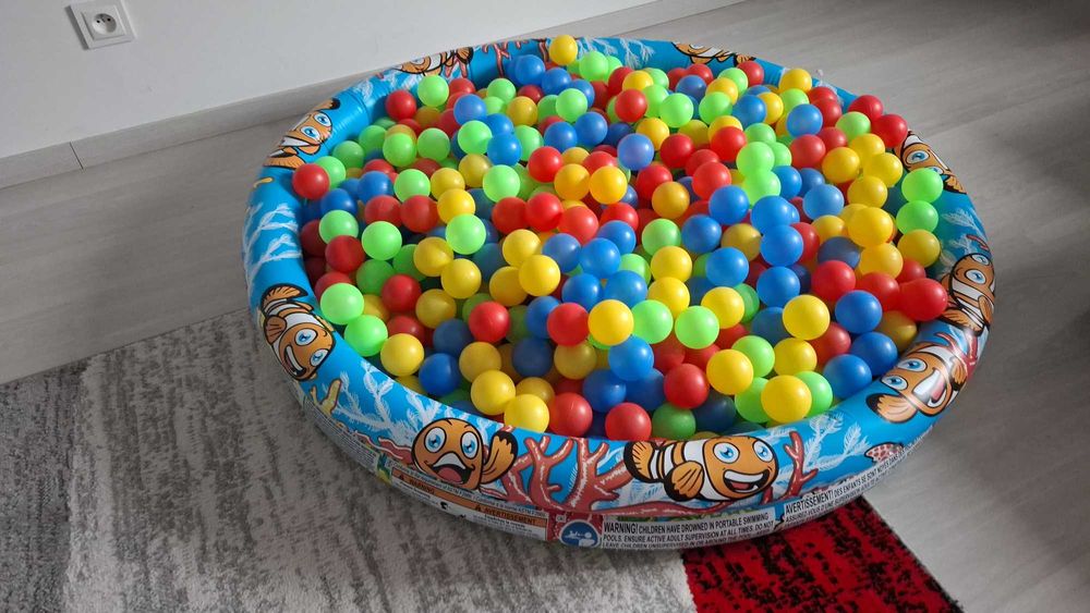 800 piłki do basenu bardzo dobre stan