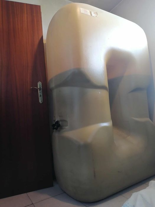 Deposito de caldeira com gasóleo