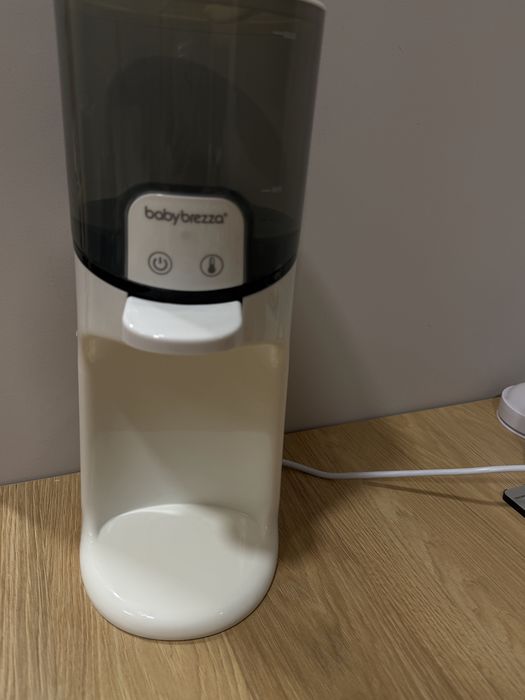 Підігрівач води для дитячої суміші Baby Brezza Instant Warmer