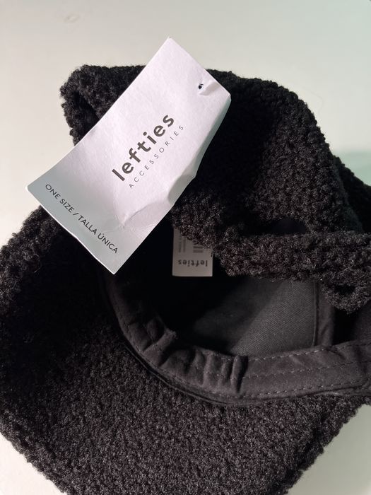 Boné de senhora preto Lefties