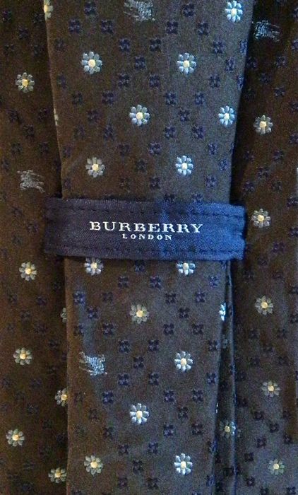 Gravatas BURBERRY como novas
