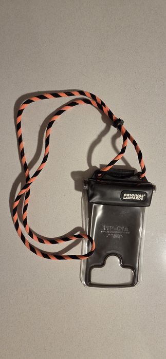 Capa hermética transparente para pôr telemóvel ao pescoço