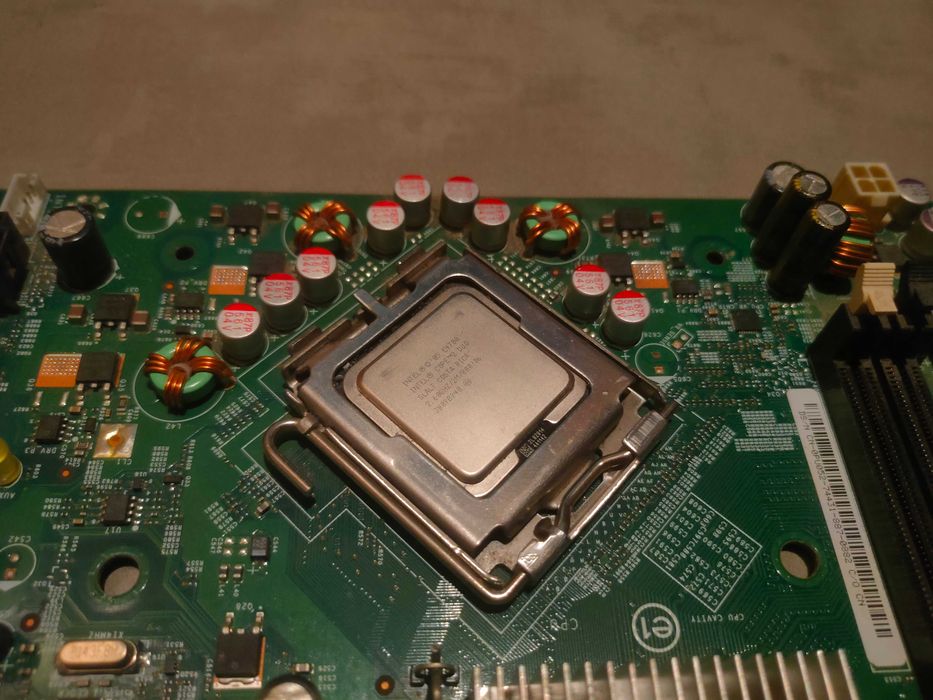 Zestaw komputerowy – płyta główna Dell + procesor + 4x RAM