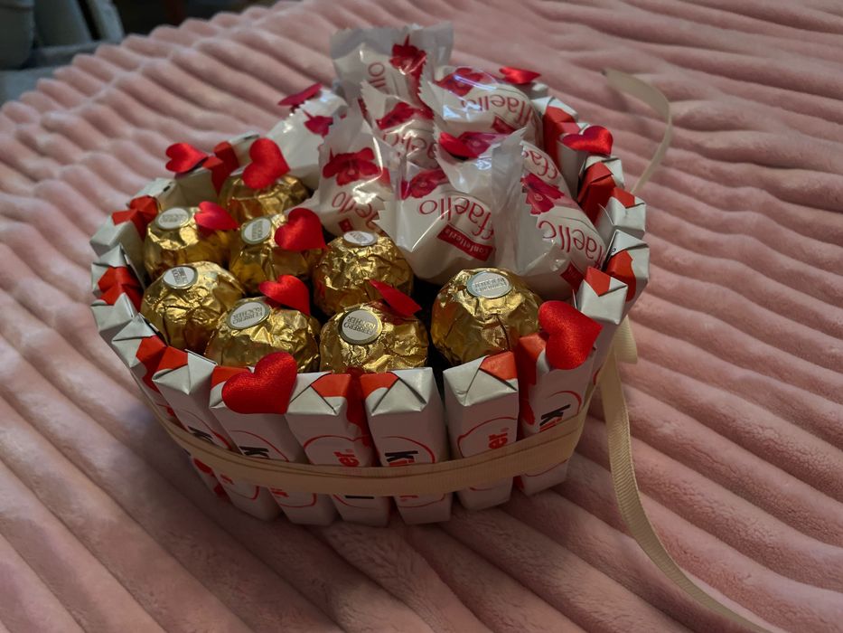 Солодкий букет , можна зробити різне наповнення, та різних розмірів