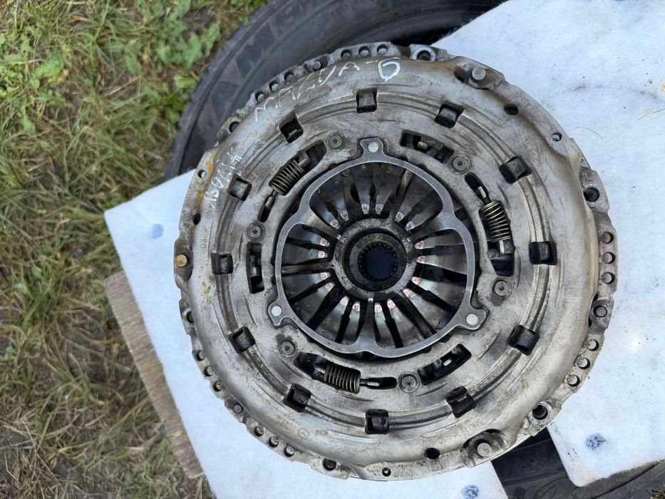 Комплект зчеплення з маховиком(демпфер) Mazda 6/CX-5 2.2d Skyactive SH0116610