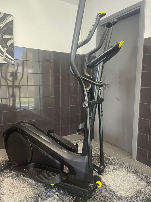 Bicicleta de elíptica como nova