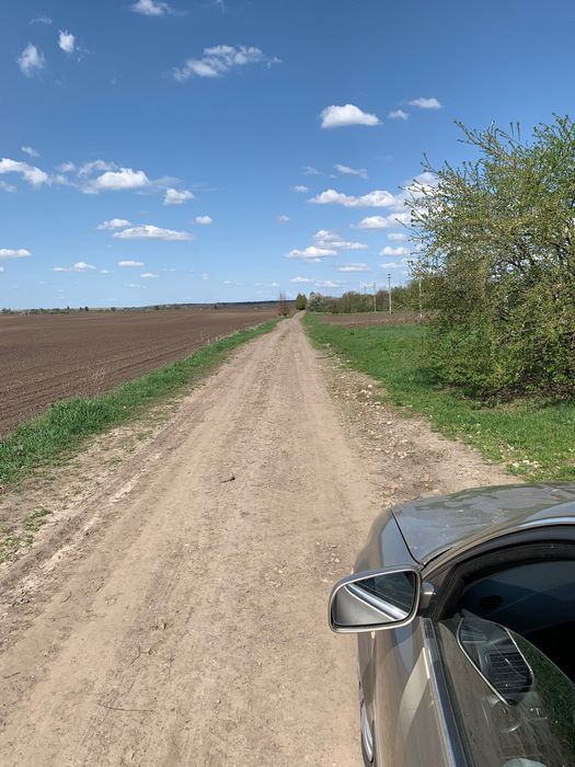 Земельна ділянка з будинком