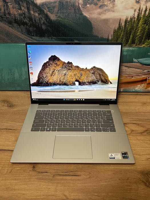 Dell Inspiron 16 Plus 7630 i7-13700H
32GB DDR5