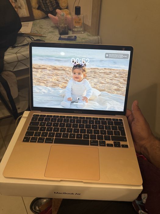MacBook Air M1 13” Gold | 95% Battery | Like New | Box Included