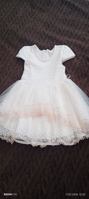 Сукні для дівчинки.