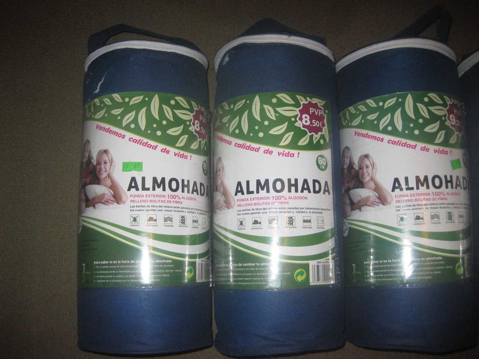 4 Almofadas/Novas e Embaladas!