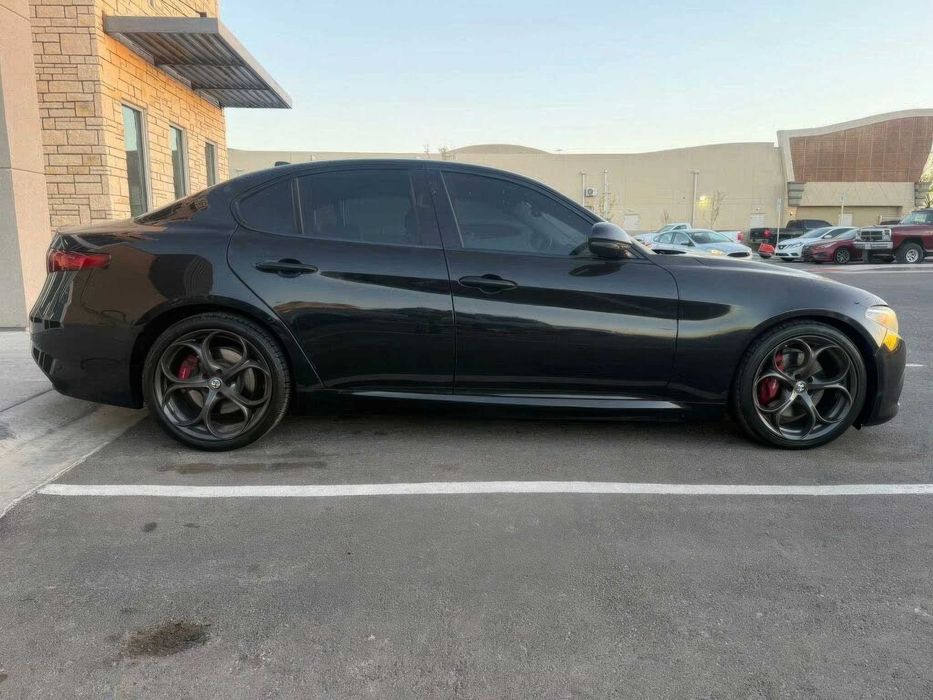 Alfa Romeo Giulia      2018