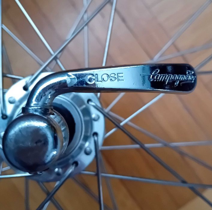 Komplet kół rowerowych 700C , piasty Campagnolo,obręcze Araya.