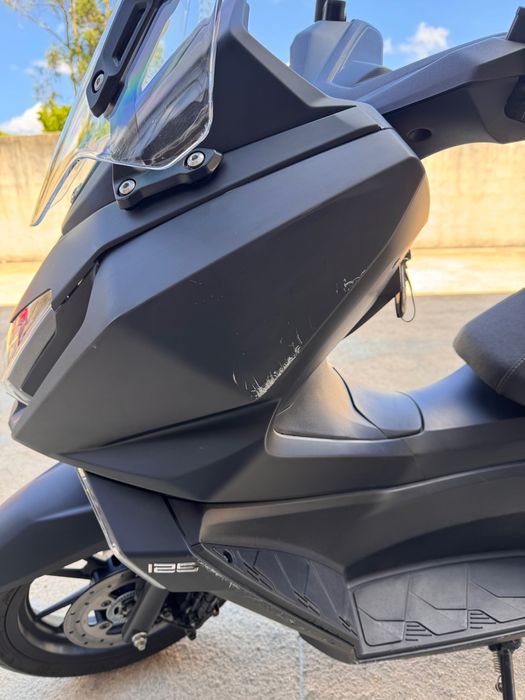 Vendo scooter 125 ou troco p/ uma 125 manual