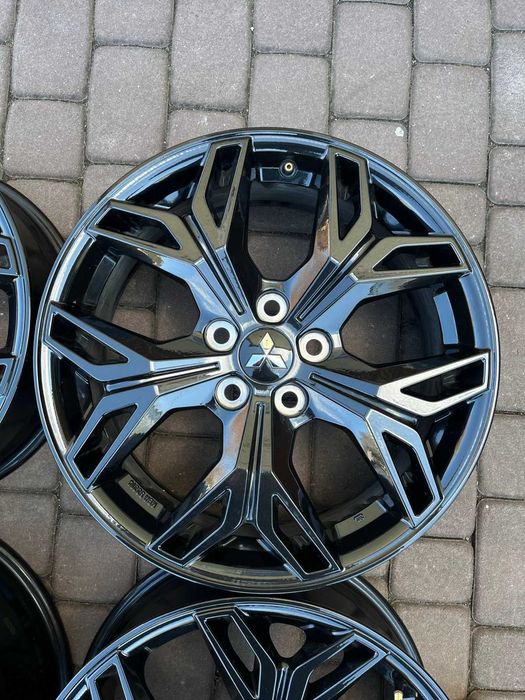Oryginał alufelgi Mitsubishi 5x114,3 18 CZUJNIK Outlander ASX CZARNE