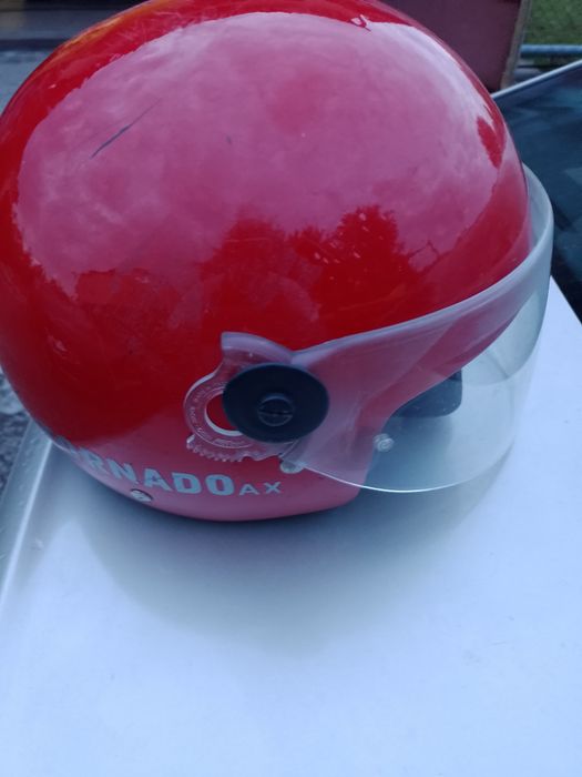 Kask  Tornado czerwony