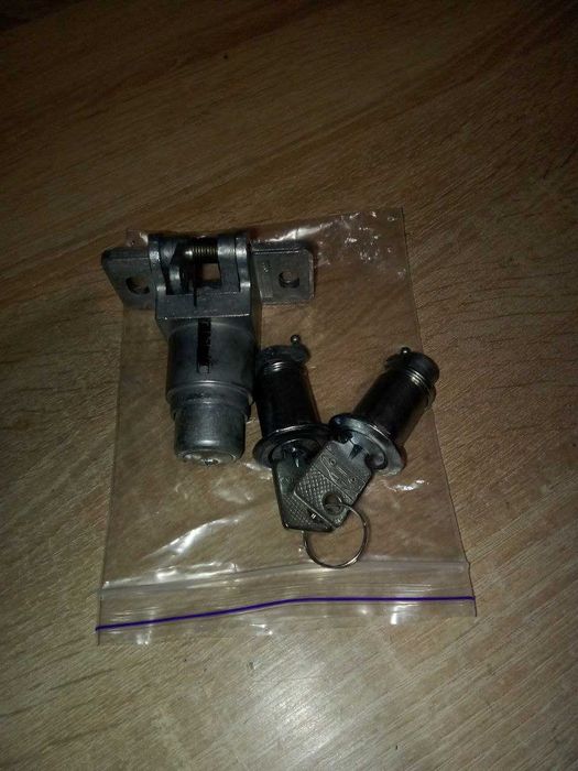 Замок багажника взборі та личинки дверей Славута