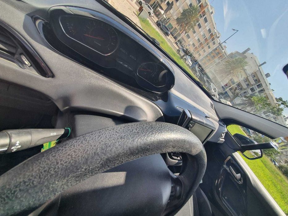 Peugeot 208 2013
