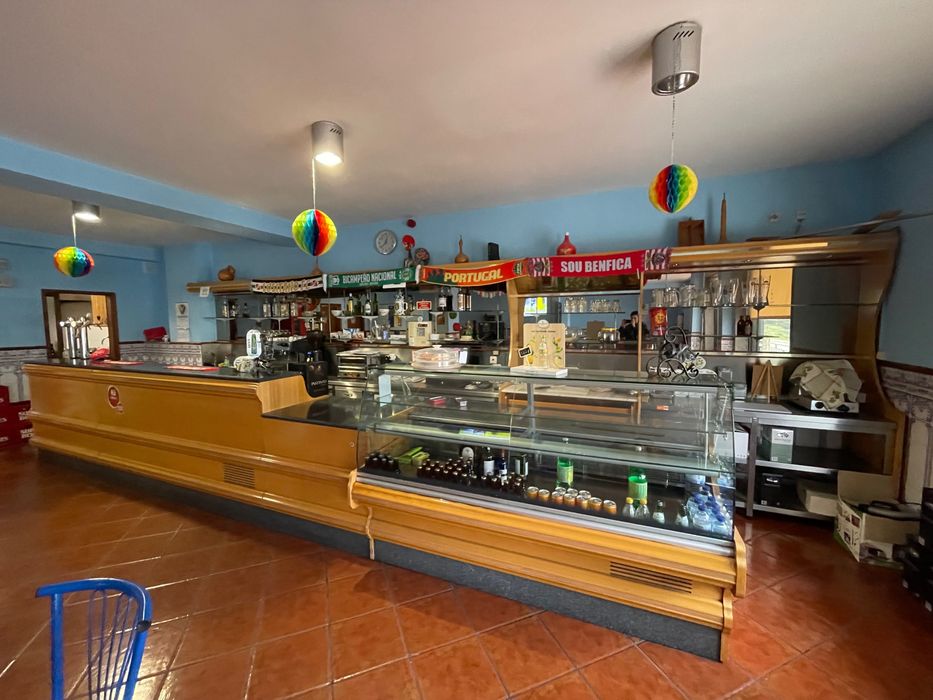 Vendo recheio e equipamento de café snack-bar