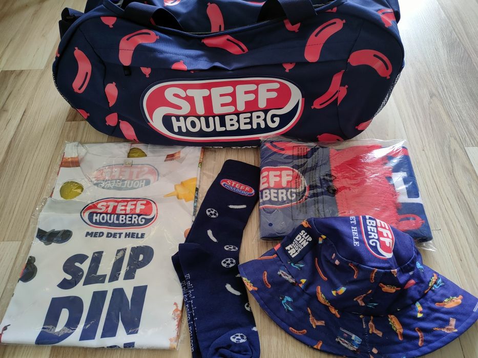 Zestaw dla fanów grilla: torba, t-shirt, kapelusz, skarpetki, szalik