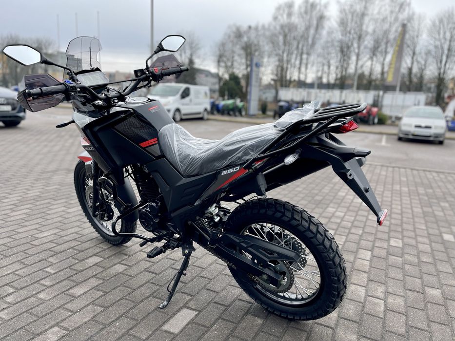 Мотоцикл LONCIN LX250-GY-5