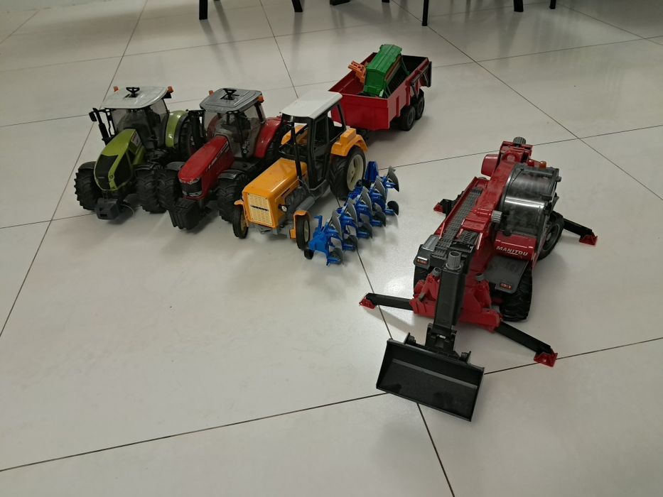Traktory zabawki bruder
