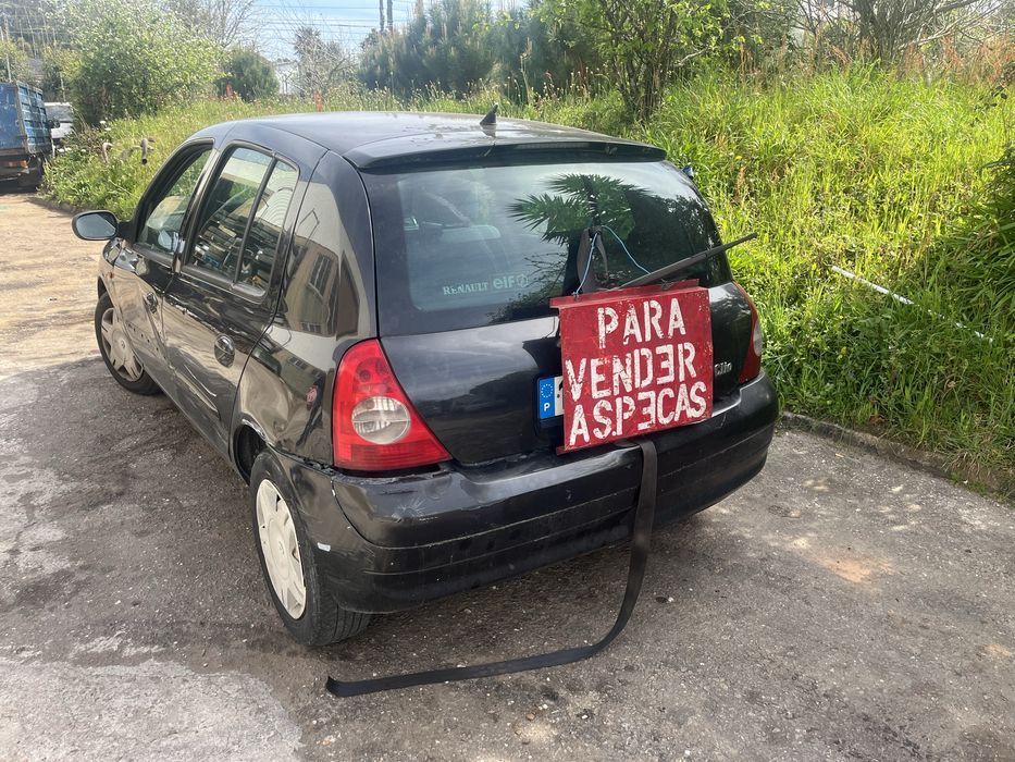 Renault clio 1.2 . 8. V Ano 2003