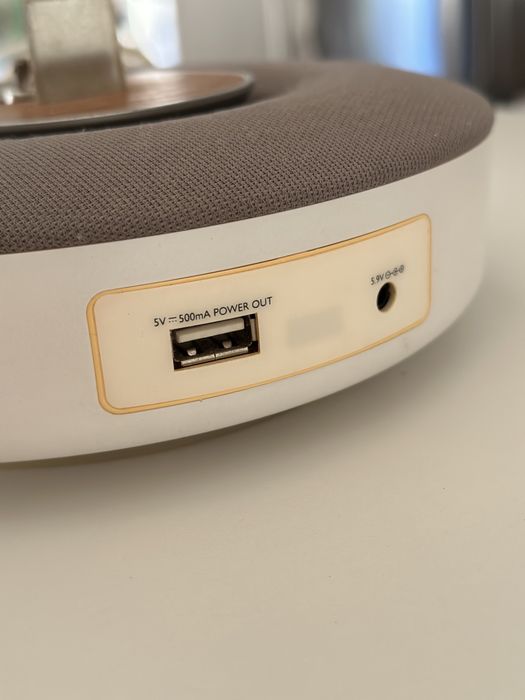 Coluna Philips para iPhone e adaptador USB