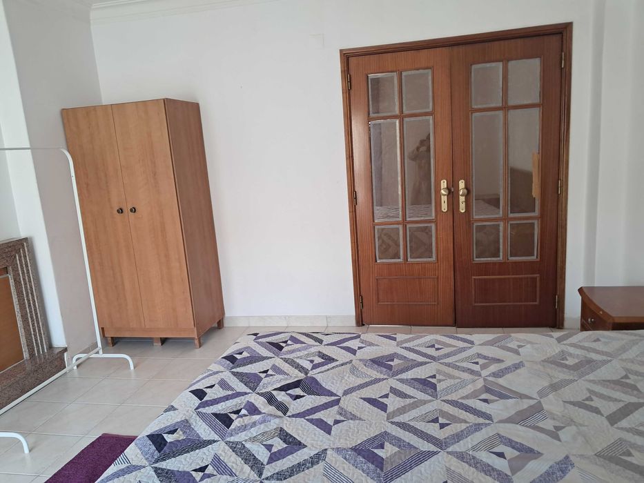 Quarto casal alugar
