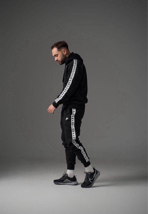 Оригінальний Костюм Nike Essential Hooded Tracksuit.  / L /