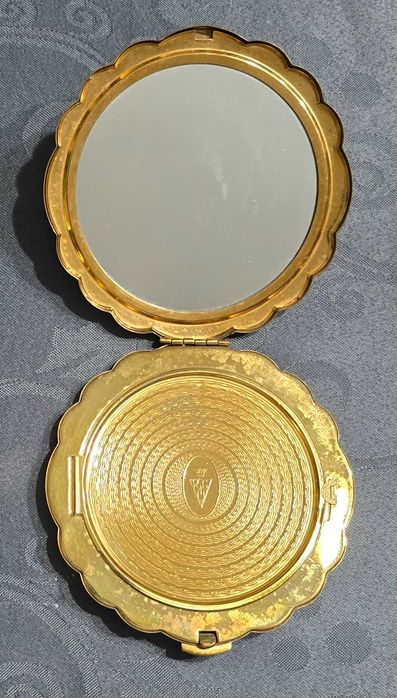 Estojo de pó compacto vintage