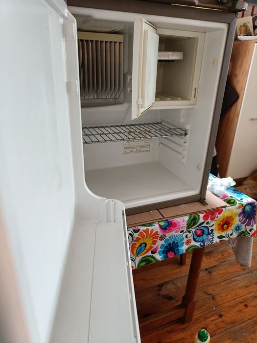 Lodówka do kampera, przyczepy na 12V, 230V, gaz