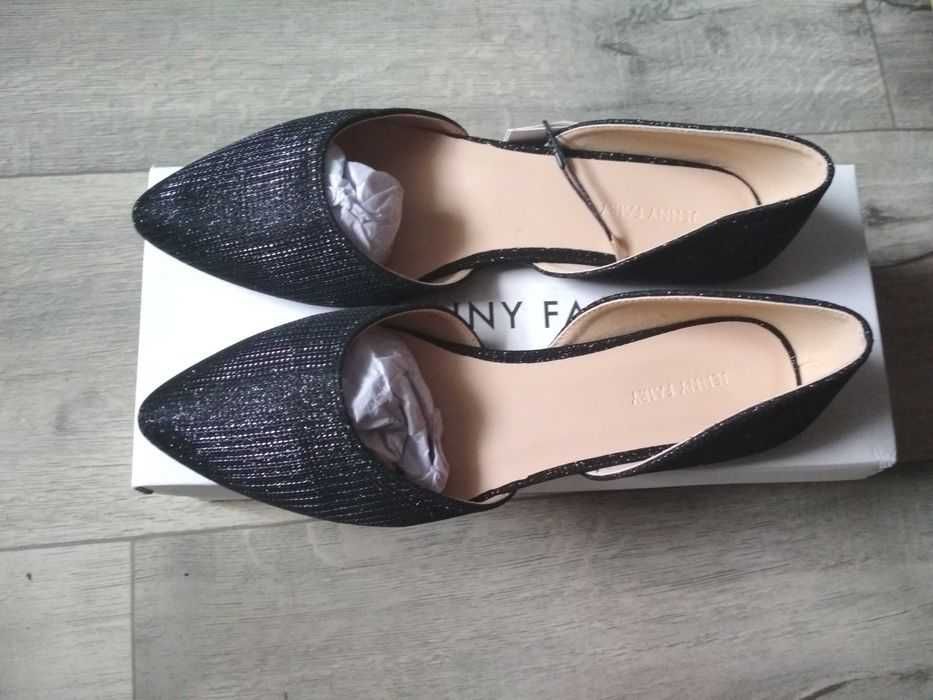 czarne buty CCC r.39 Nowe